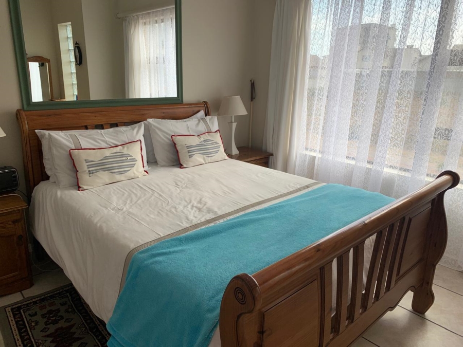 To Let 5 Bedroom Property for Rent in Diaz Beach Western Cape